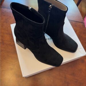Marc Fisher Elegant Black Ankle Boots 8.5M NWT
